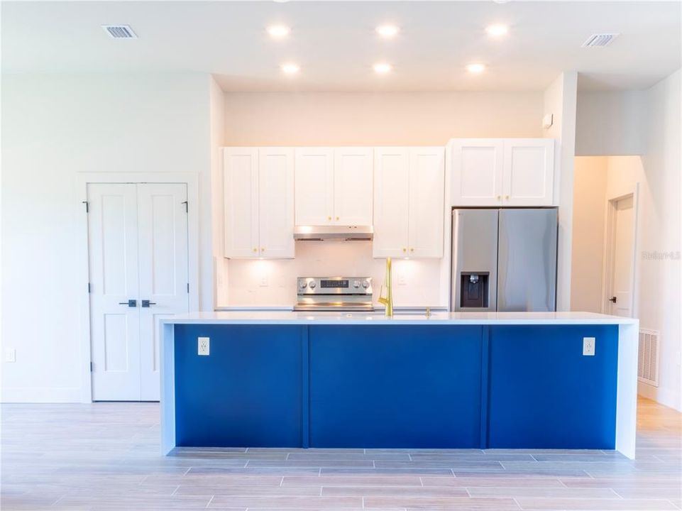 For Rent: $2,498 (3 beds, 2 baths, 1850 Square Feet)