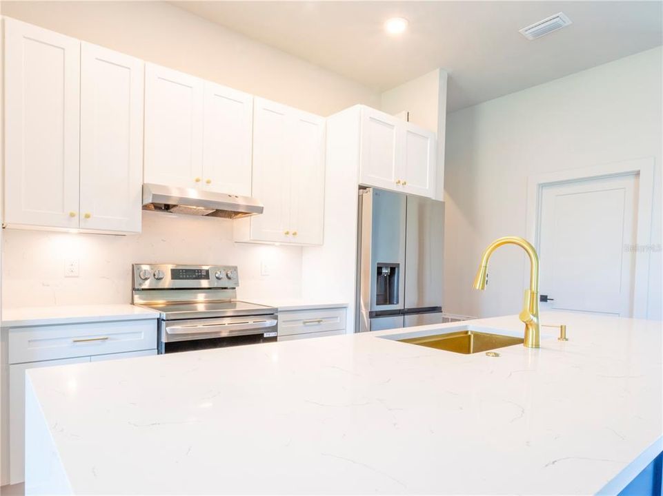 For Rent: $2,498 (3 beds, 2 baths, 1850 Square Feet)