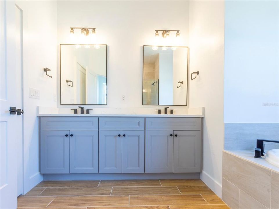 For Rent: $2,498 (3 beds, 2 baths, 1850 Square Feet)