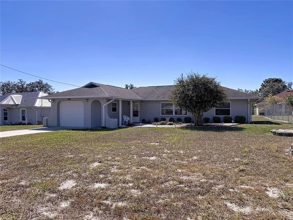 合同活跃: $249,500 (2 贝兹, 2 浴室, 1148 平方英尺)