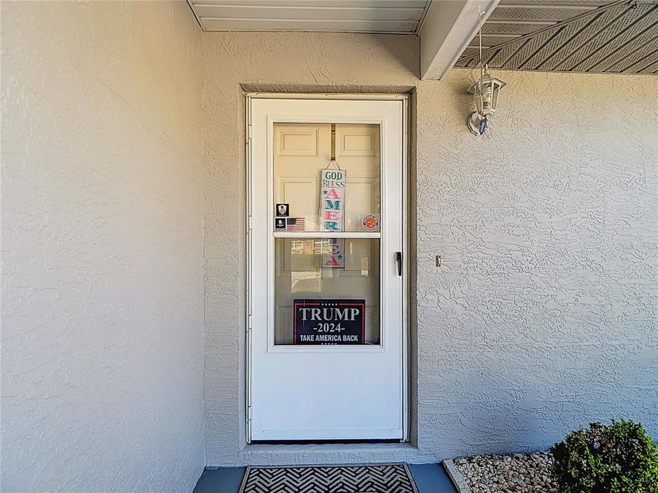 合同活跃: $249,500 (2 贝兹, 2 浴室, 1148 平方英尺)