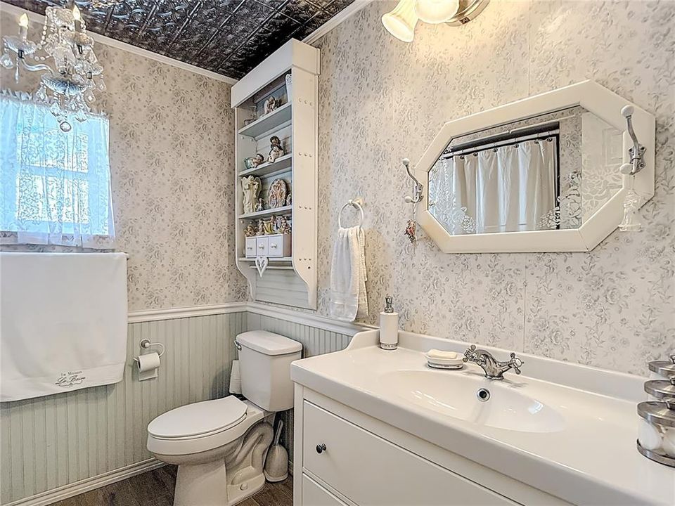 合同活跃: $249,500 (2 贝兹, 2 浴室, 1148 平方英尺)