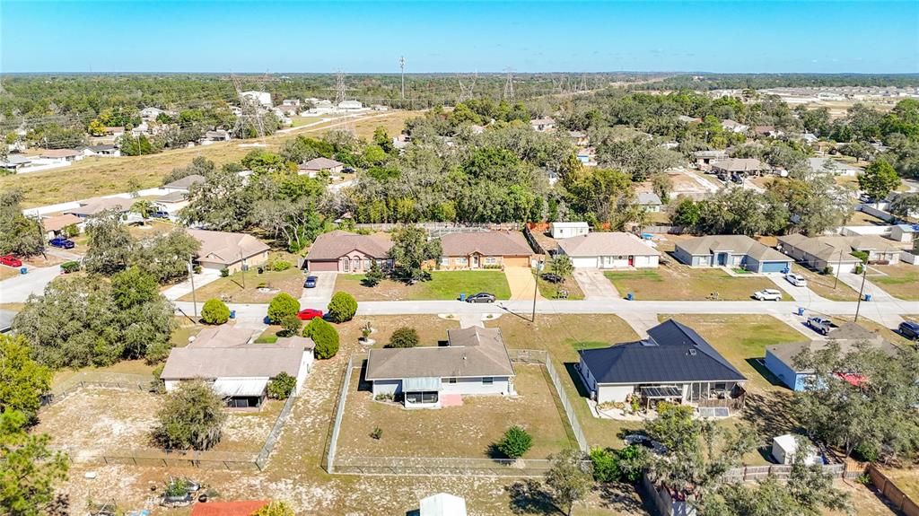 合同活跃: $249,500 (2 贝兹, 2 浴室, 1148 平方英尺)