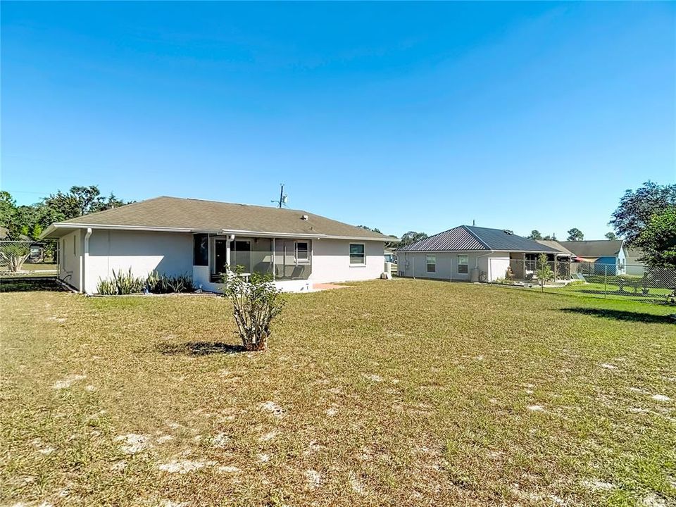 合同活跃: $249,500 (2 贝兹, 2 浴室, 1148 平方英尺)