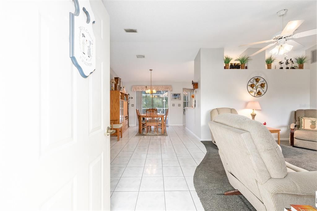 Activo con contrato: $249,900 (2 camas, 2 baños, 1178 Pies cuadrados)