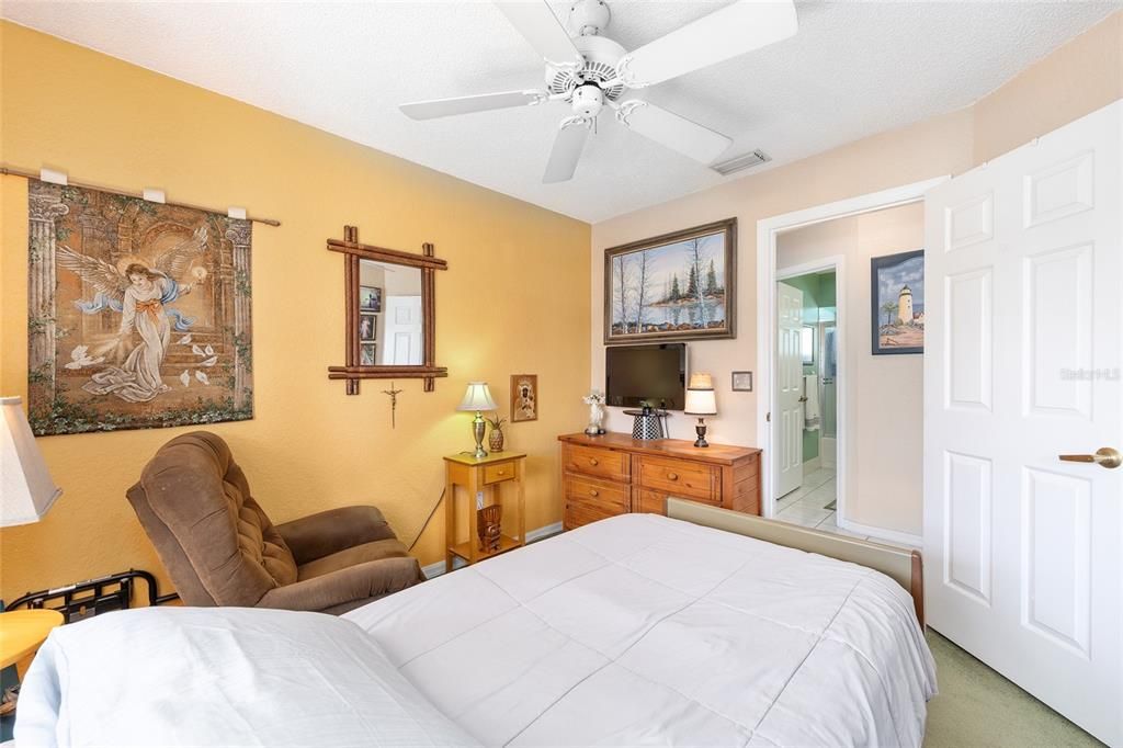 Activo con contrato: $249,900 (2 camas, 2 baños, 1178 Pies cuadrados)