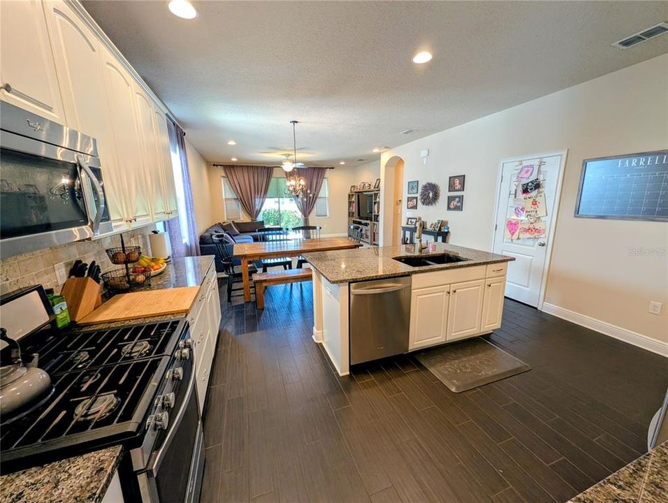 For Sale: $414,999 (3 beds, 2 baths, 2005 Square Feet)