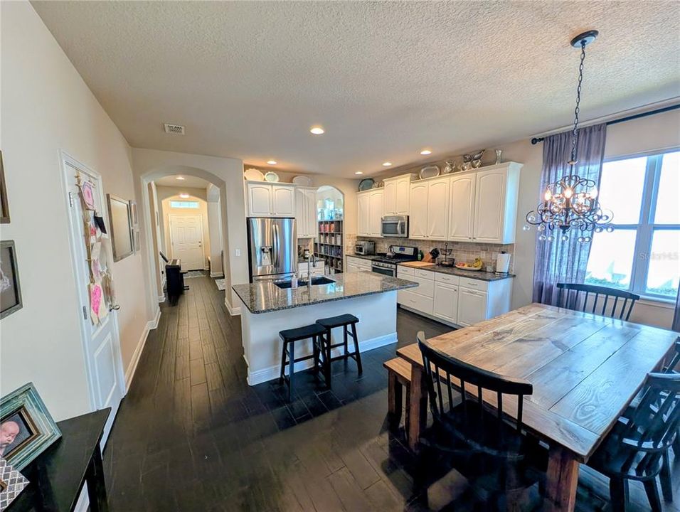 For Sale: $414,999 (3 beds, 2 baths, 2005 Square Feet)