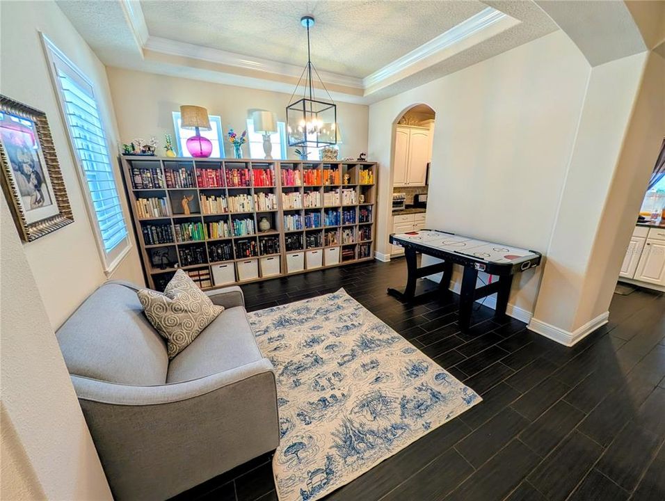 For Sale: $414,999 (3 beds, 2 baths, 2005 Square Feet)