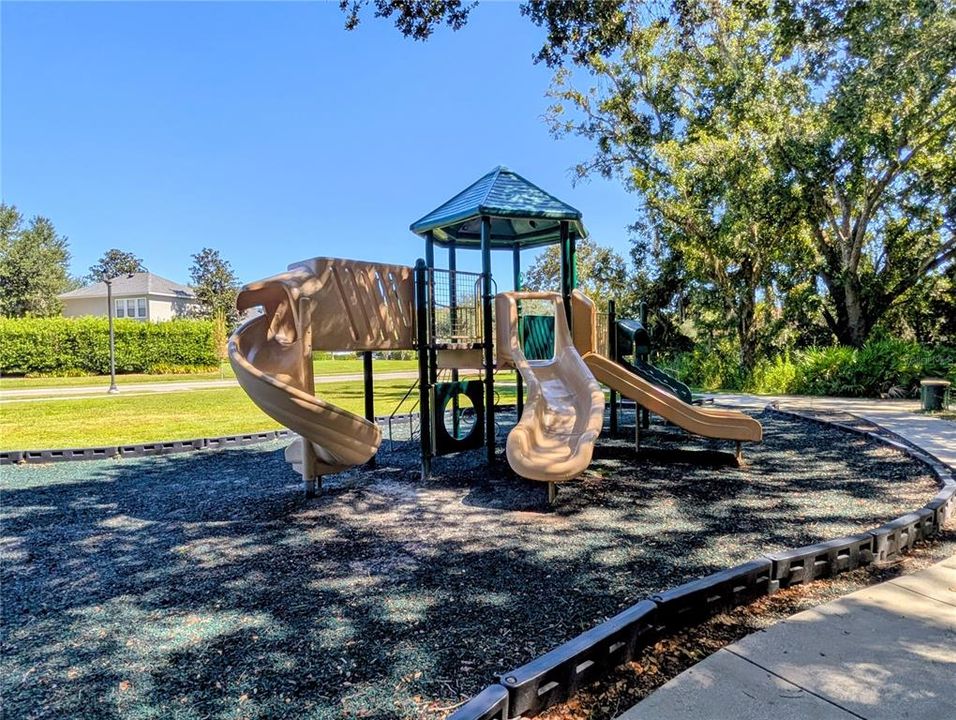 For Sale: $414,999 (3 beds, 2 baths, 2005 Square Feet)