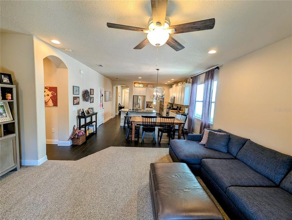 For Sale: $414,999 (3 beds, 2 baths, 2005 Square Feet)