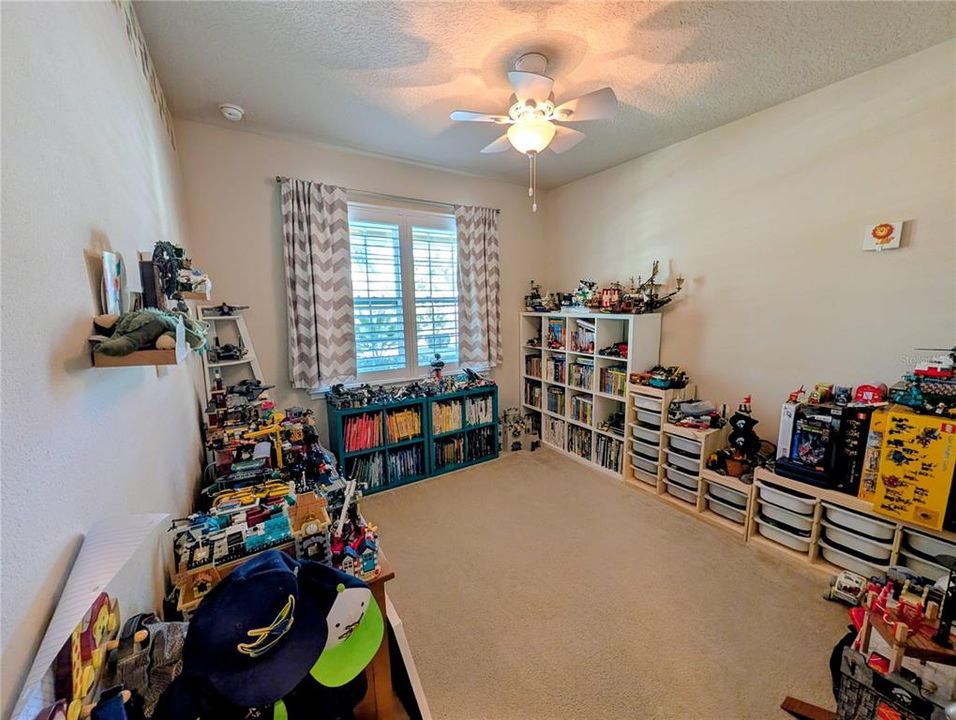 For Sale: $414,999 (3 beds, 2 baths, 2005 Square Feet)