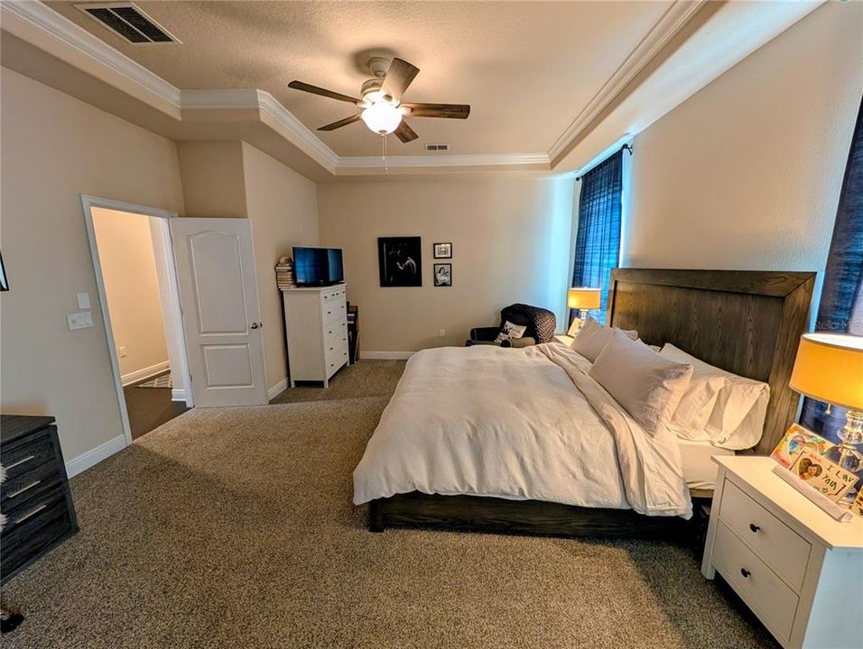 For Sale: $414,999 (3 beds, 2 baths, 2005 Square Feet)