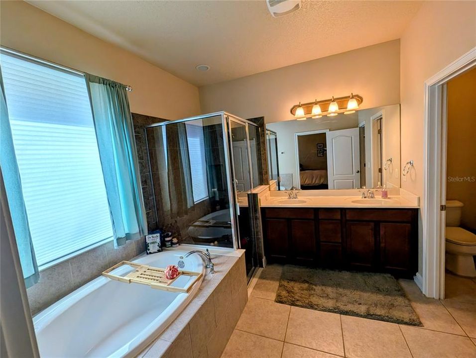 For Sale: $414,999 (3 beds, 2 baths, 2005 Square Feet)