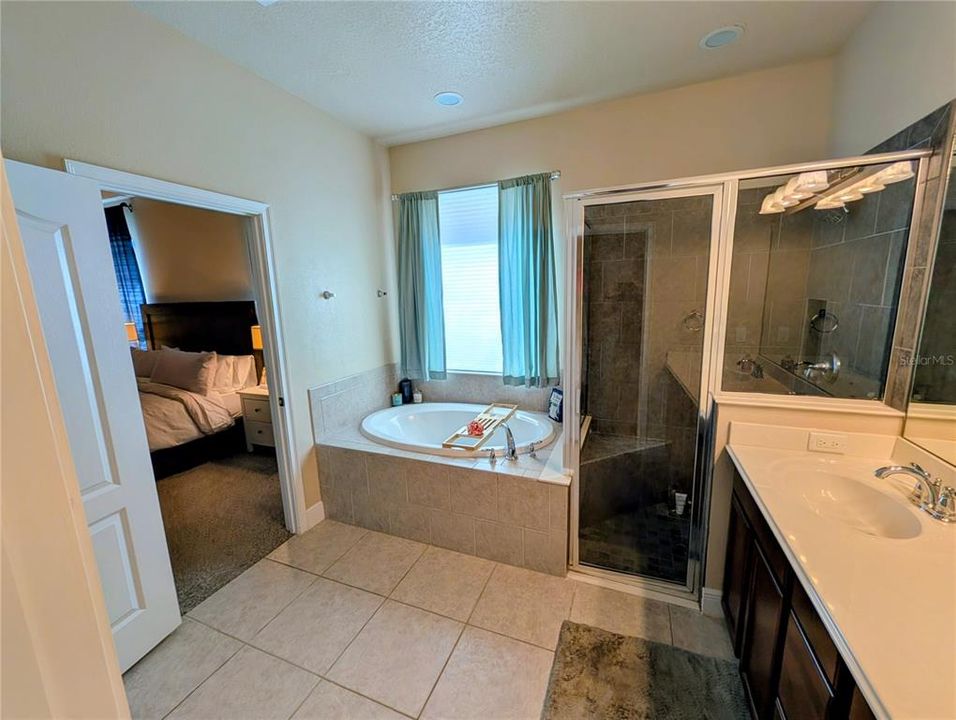 For Sale: $414,999 (3 beds, 2 baths, 2005 Square Feet)