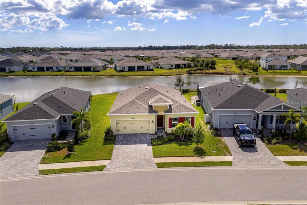 For Sale: $369,900 (4 beds, 2 baths, 2021 Square Feet)