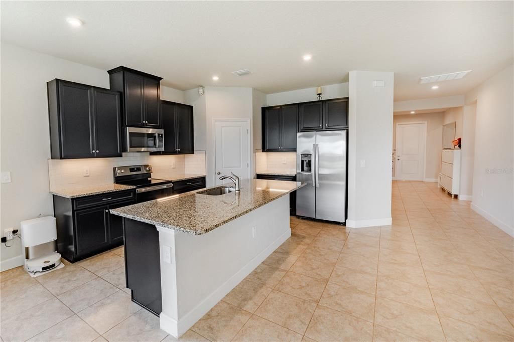 For Sale: $369,900 (4 beds, 2 baths, 2021 Square Feet)