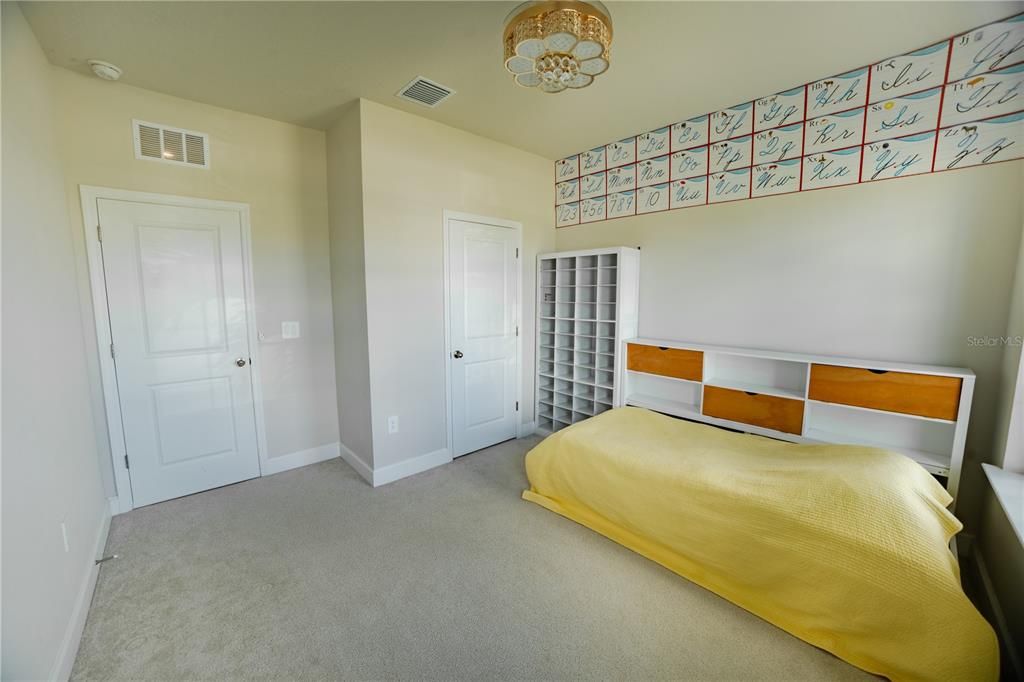 For Sale: $369,900 (4 beds, 2 baths, 2021 Square Feet)