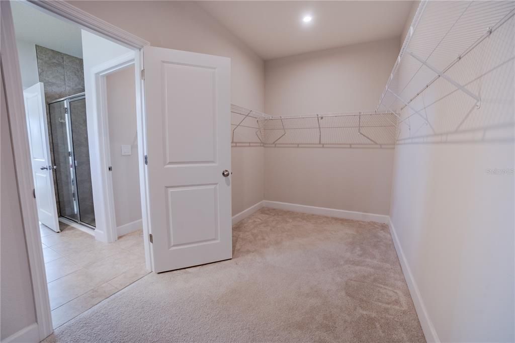 For Sale: $369,900 (4 beds, 2 baths, 2021 Square Feet)