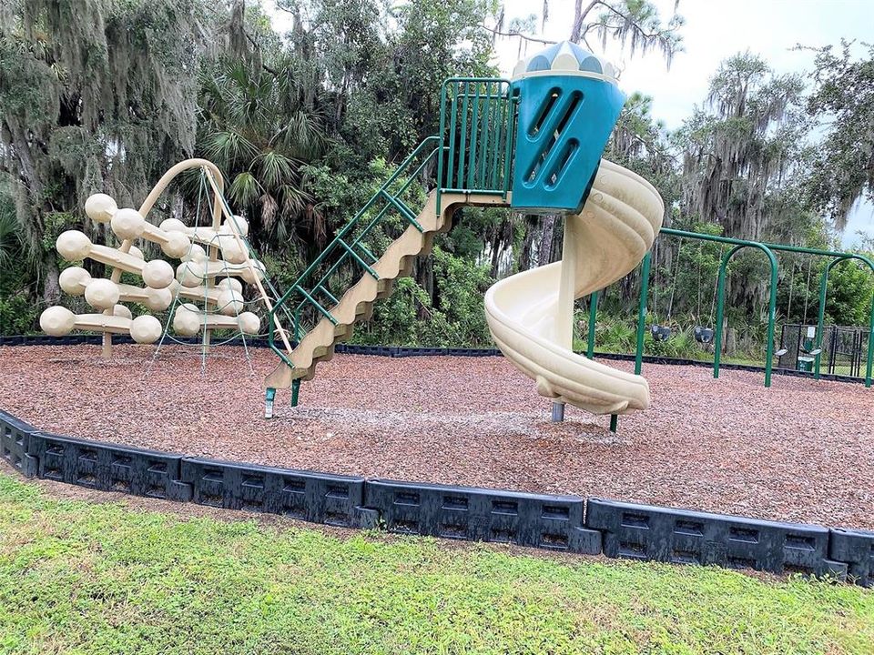 En Venta: $271,000 (3 camas, 2 baños, 1529 Pies cuadrados)