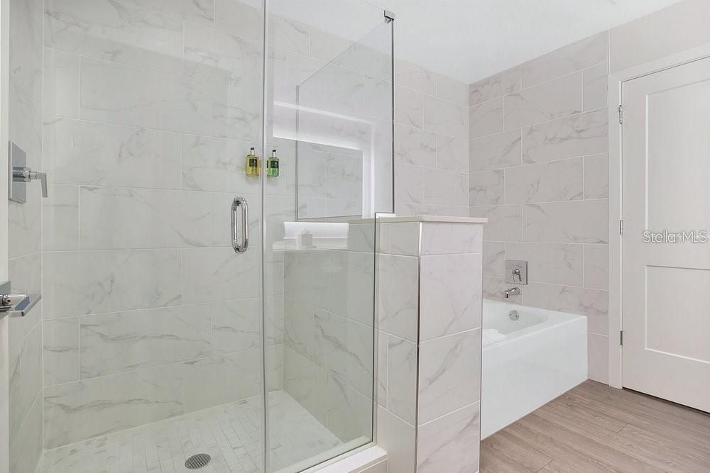 For Sale: $330,000 (2 beds, 2 baths, 1265 Square Feet)