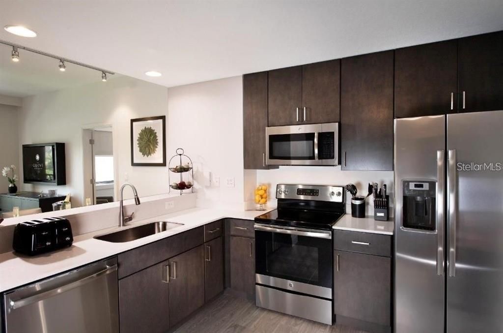 For Sale: $330,000 (2 beds, 2 baths, 1265 Square Feet)