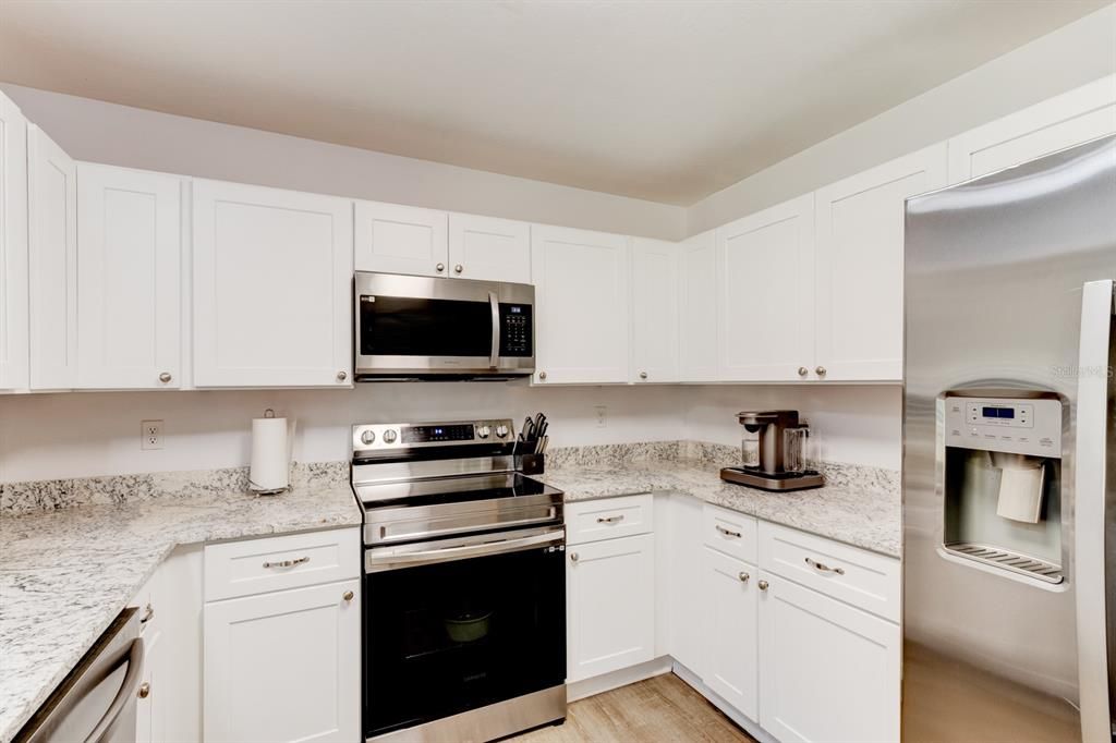 Activo con contrato: $225,000 (2 camas, 2 baños, 1186 Pies cuadrados)