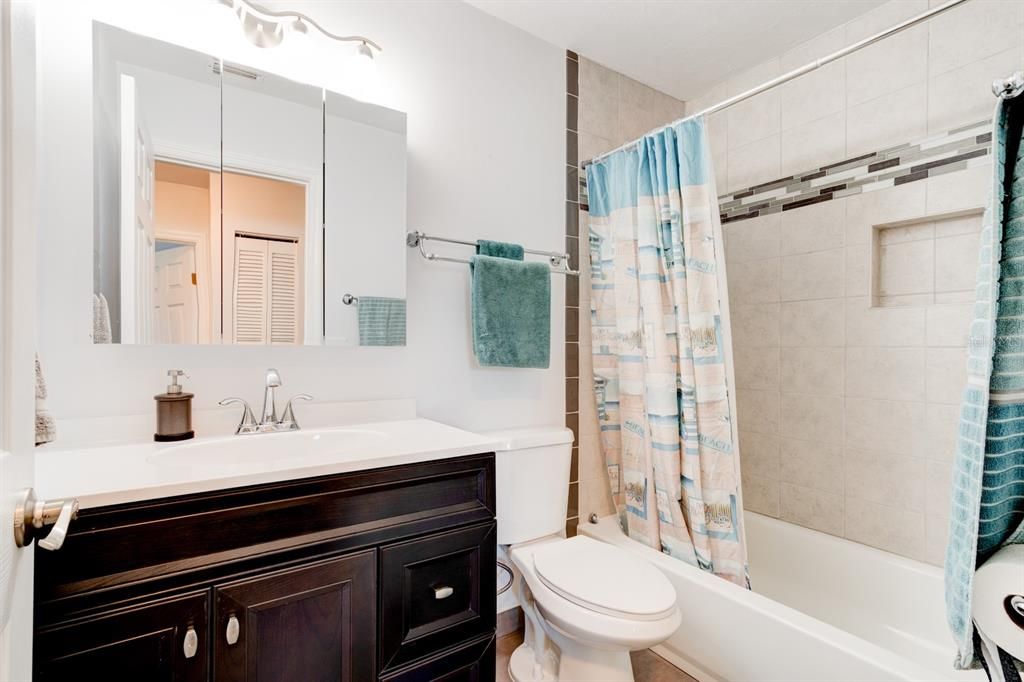 Activo con contrato: $225,000 (2 camas, 2 baños, 1186 Pies cuadrados)