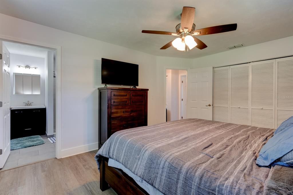 Activo con contrato: $225,000 (2 camas, 2 baños, 1186 Pies cuadrados)