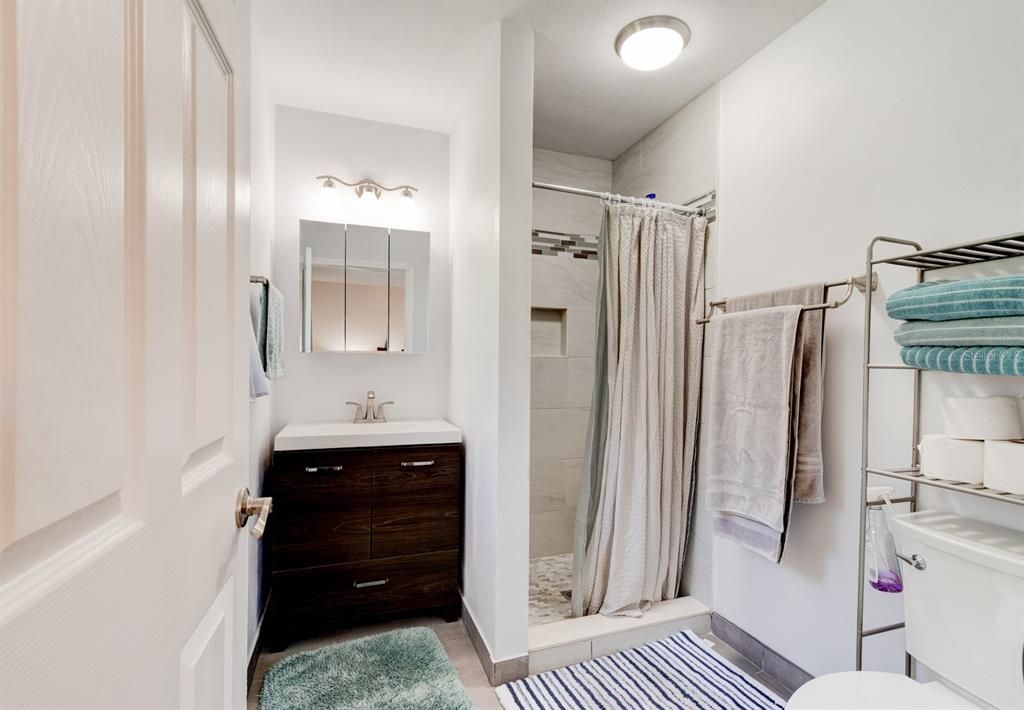 Activo con contrato: $225,000 (2 camas, 2 baños, 1186 Pies cuadrados)