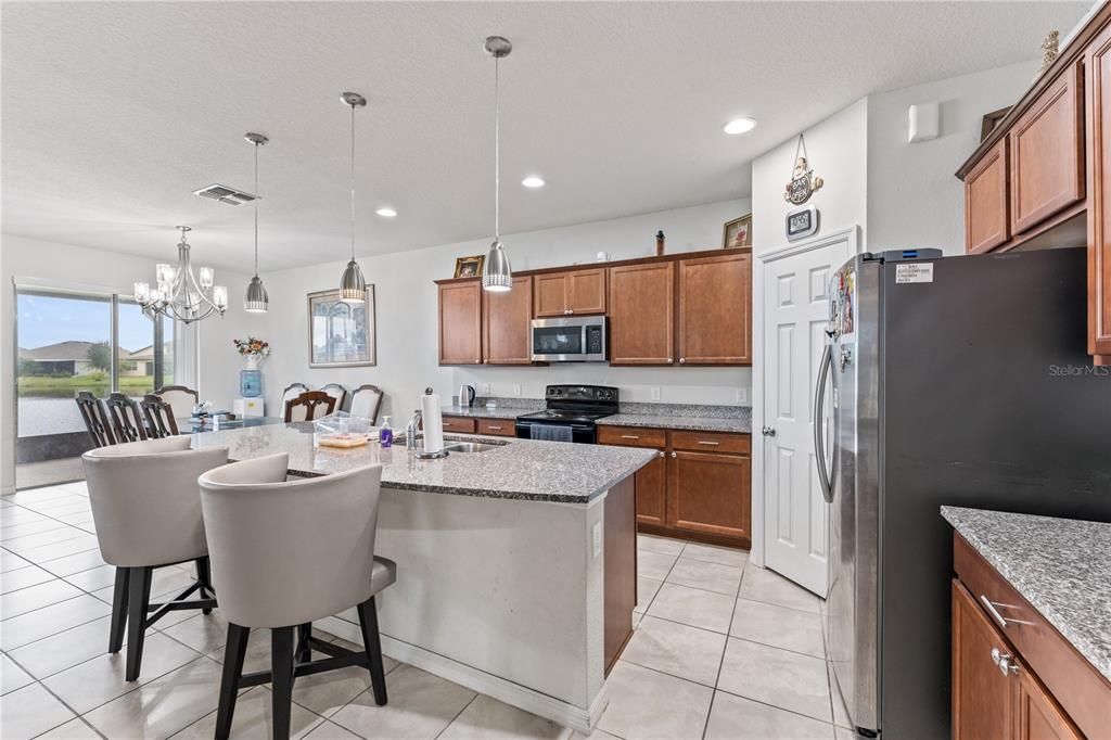 На продажу: $480,000 (5 спален, 2 ванн, 2820 Квадратных фут)