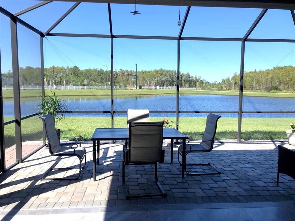 合同活跃: $669,900 (4 贝兹, 3 浴室, 2470 平方英尺)