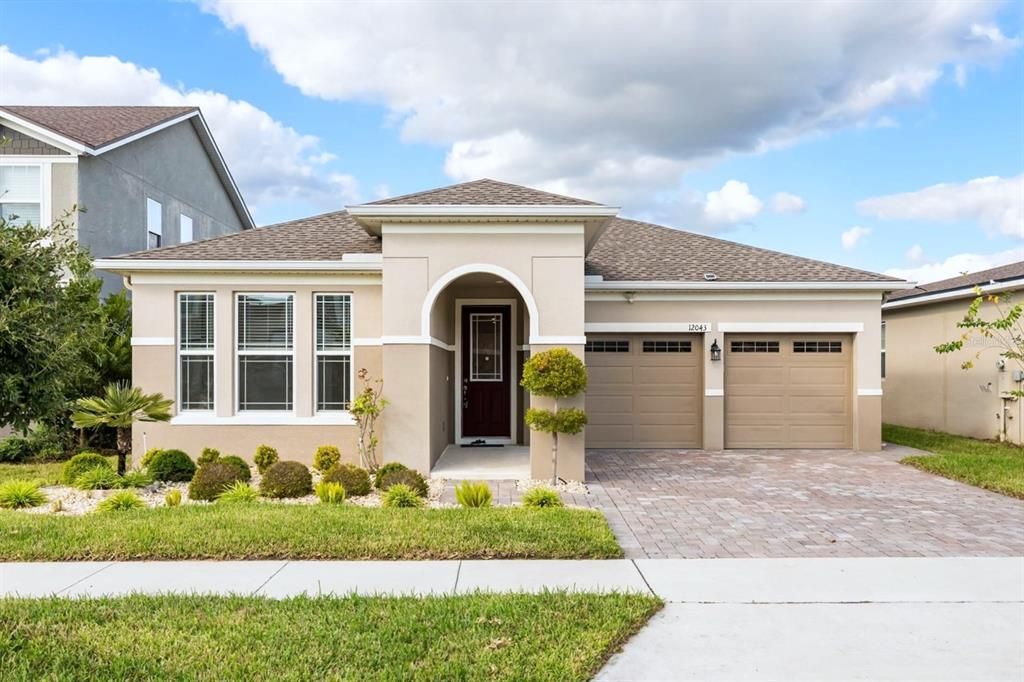 合同活跃: $669,900 (4 贝兹, 3 浴室, 2470 平方英尺)