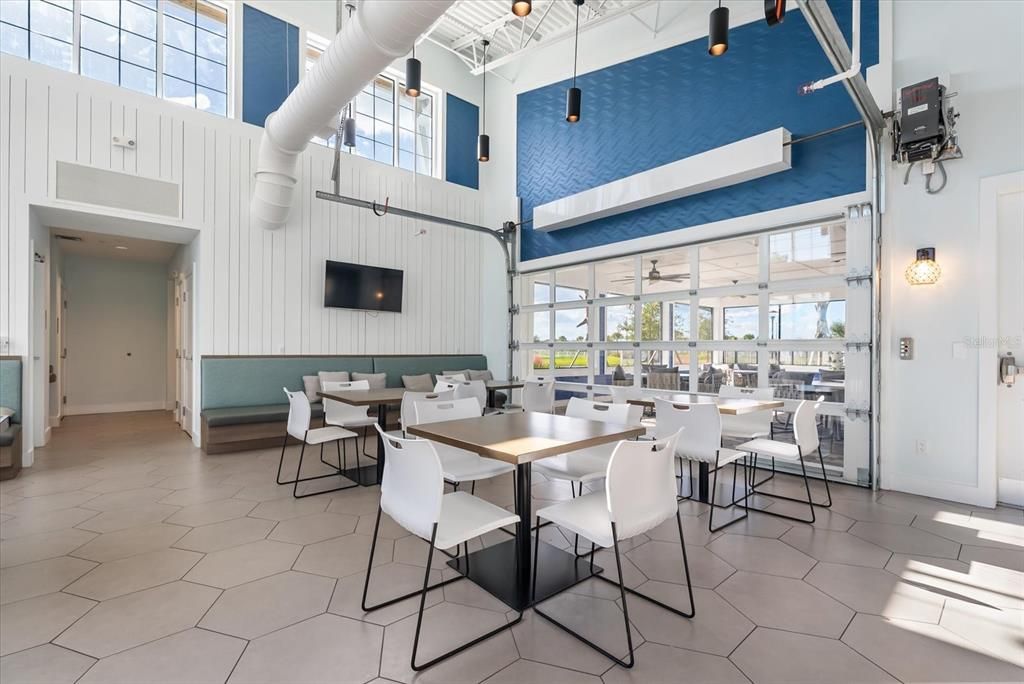 合同活跃: $669,900 (4 贝兹, 3 浴室, 2470 平方英尺)