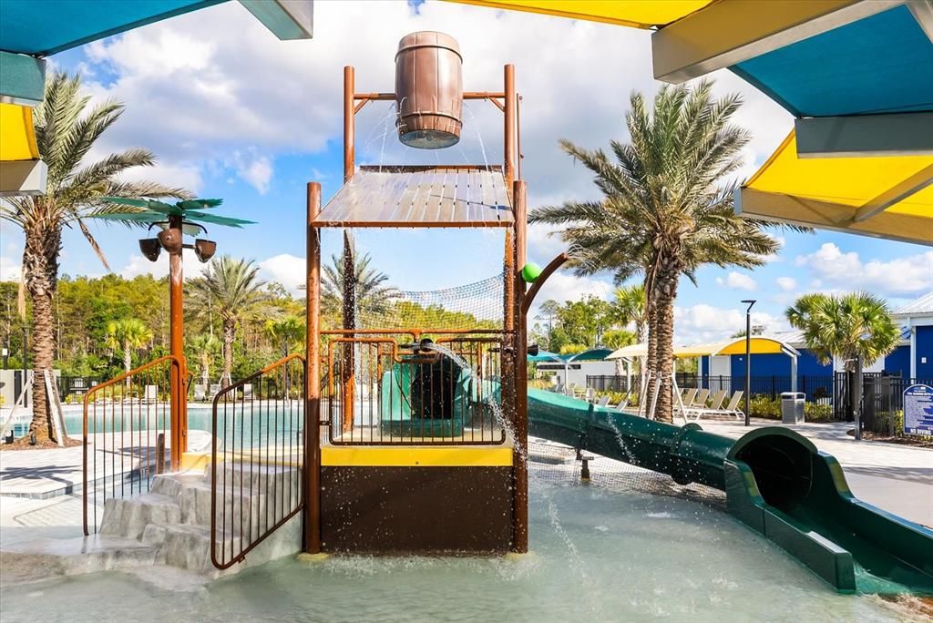 合同活跃: $669,900 (4 贝兹, 3 浴室, 2470 平方英尺)