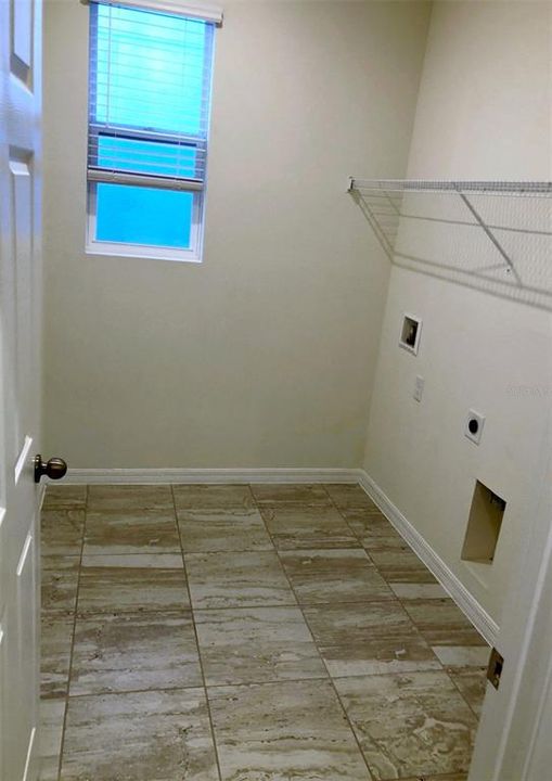 合同活跃: $669,900 (4 贝兹, 3 浴室, 2470 平方英尺)