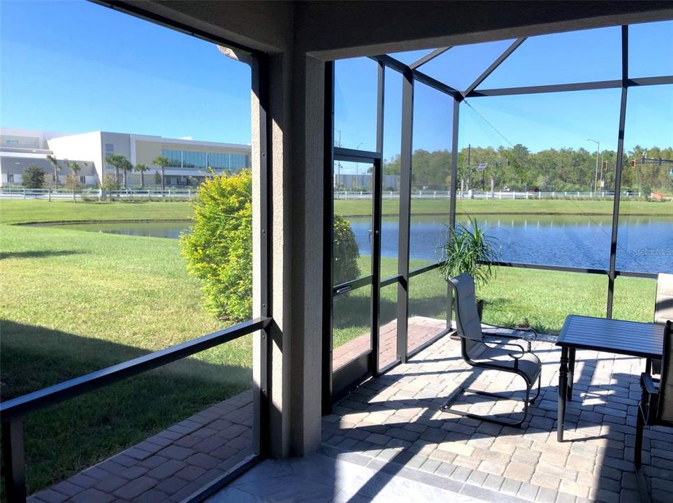 合同活跃: $669,900 (4 贝兹, 3 浴室, 2470 平方英尺)