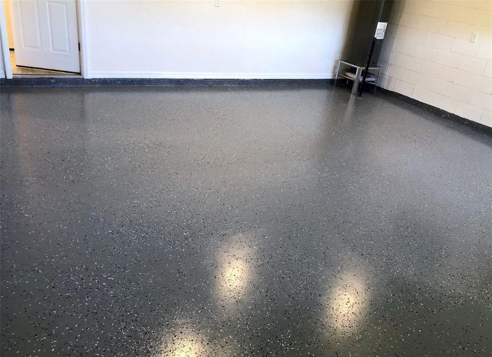 合同活跃: $669,900 (4 贝兹, 3 浴室, 2470 平方英尺)