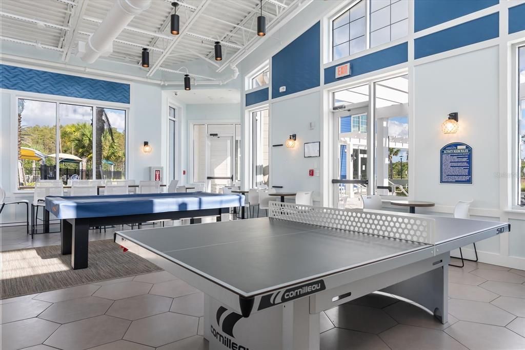 合同活跃: $669,900 (4 贝兹, 3 浴室, 2470 平方英尺)