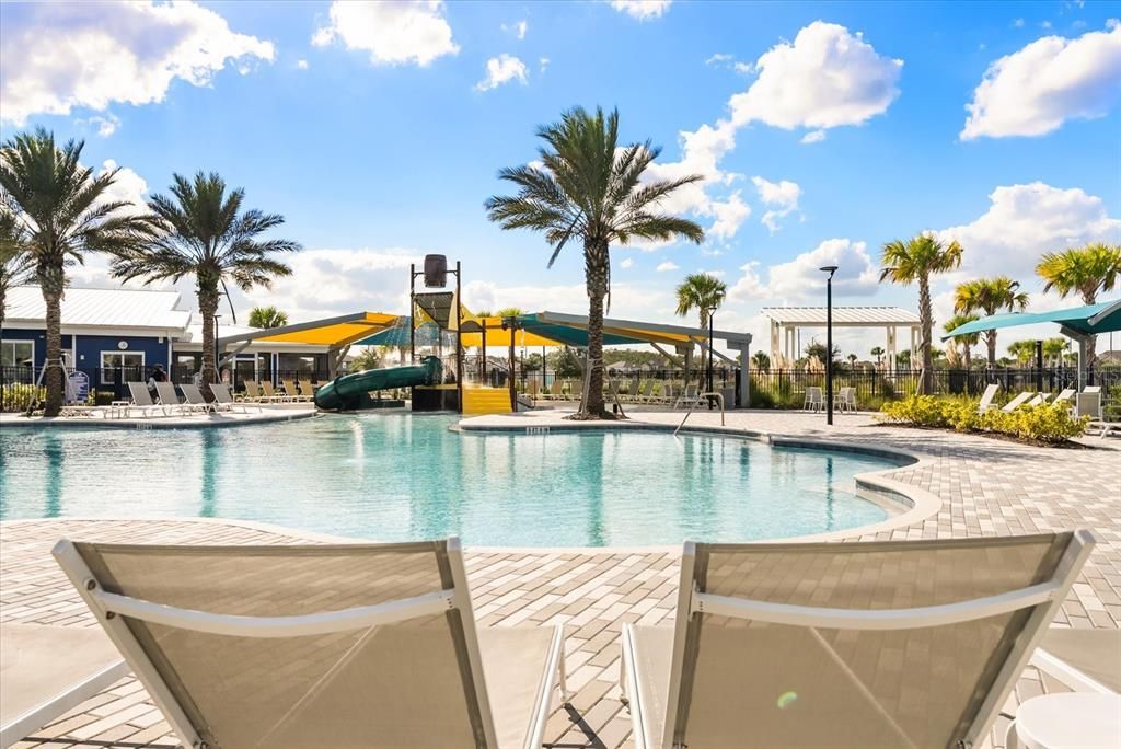 合同活跃: $669,900 (4 贝兹, 3 浴室, 2470 平方英尺)