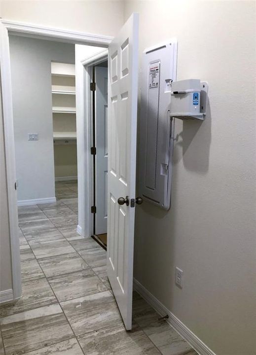 合同活跃: $669,900 (4 贝兹, 3 浴室, 2470 平方英尺)