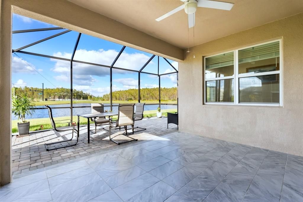 合同活跃: $669,900 (4 贝兹, 3 浴室, 2470 平方英尺)