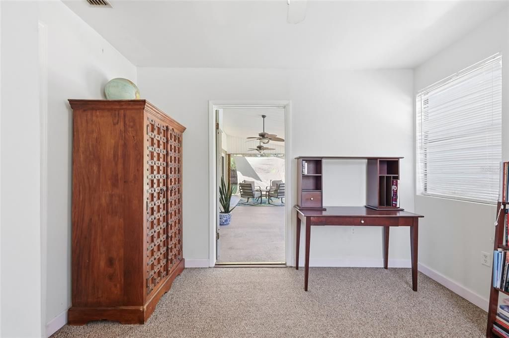 Activo con contrato: $599,990 (4 camas, 2 baños, 2000 Pies cuadrados)