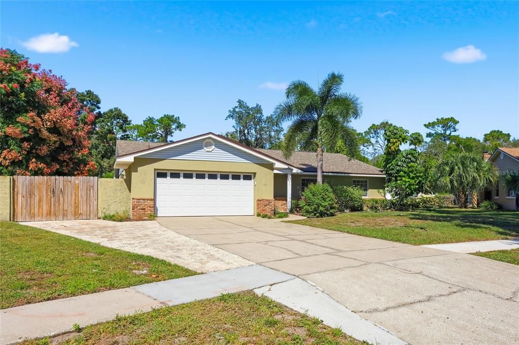 Activo con contrato: $599,990 (4 camas, 2 baños, 2000 Pies cuadrados)