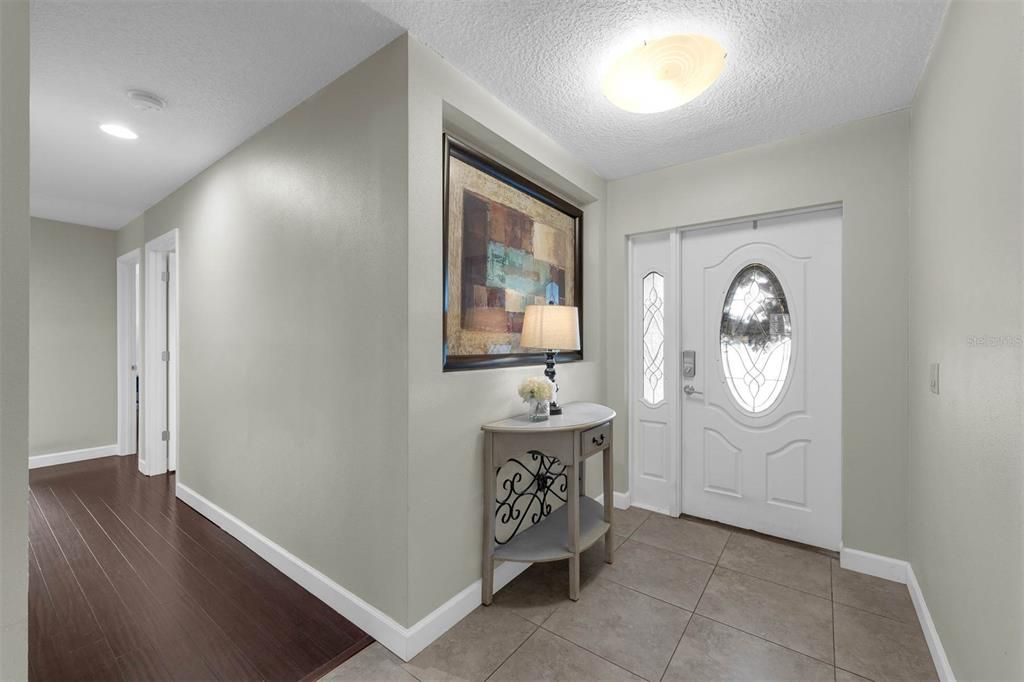 Activo con contrato: $599,990 (4 camas, 2 baños, 2000 Pies cuadrados)