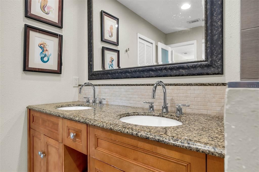 Activo con contrato: $599,990 (4 camas, 2 baños, 2000 Pies cuadrados)