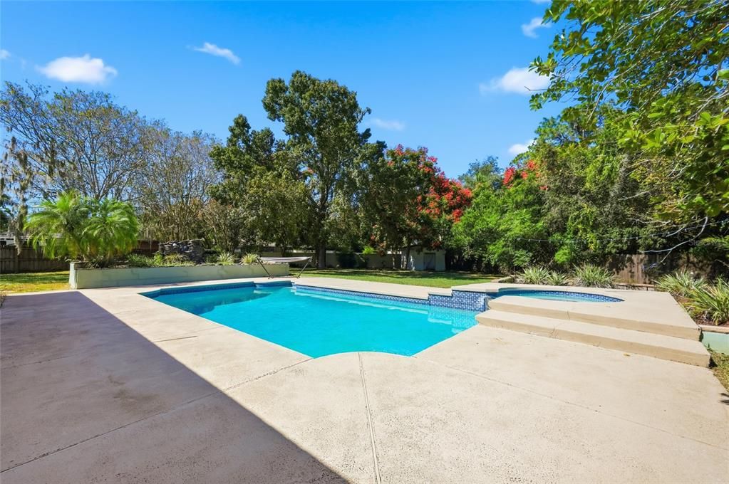 Activo con contrato: $599,990 (4 camas, 2 baños, 2000 Pies cuadrados)