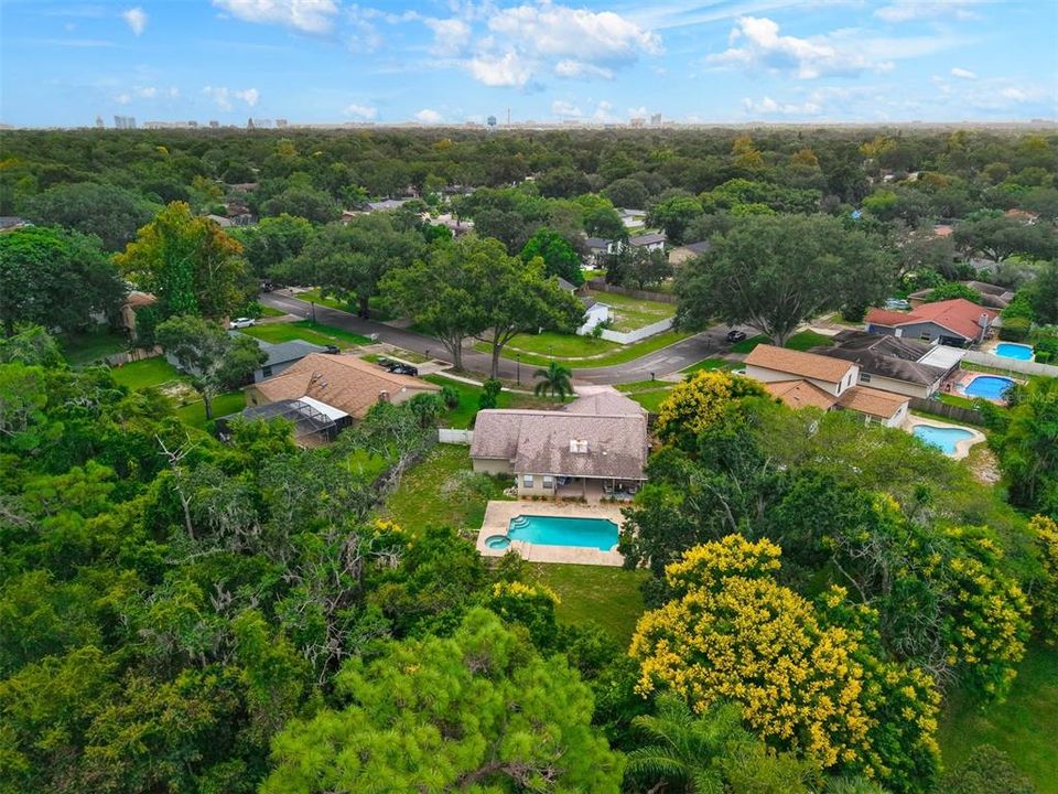 Activo con contrato: $599,990 (4 camas, 2 baños, 2000 Pies cuadrados)