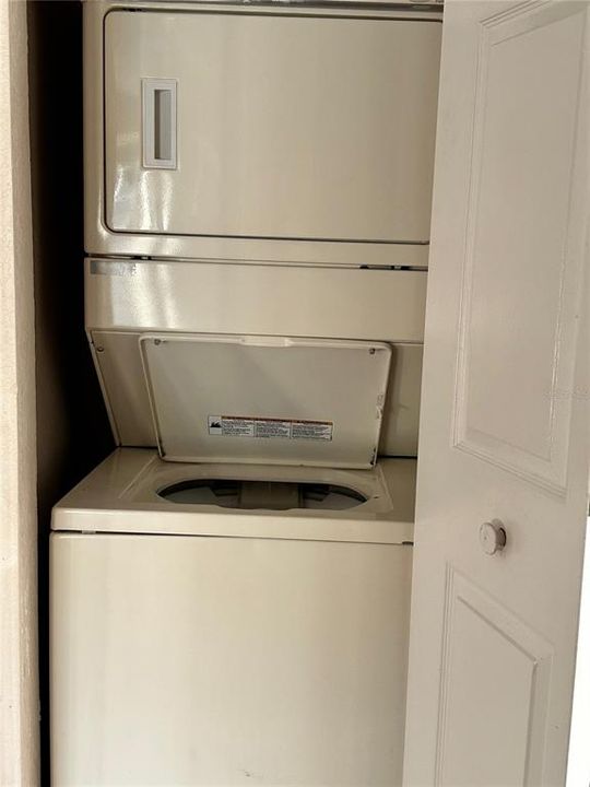 出租: $1,550 (2 贝兹, 2 浴室, 1402 平方英尺)