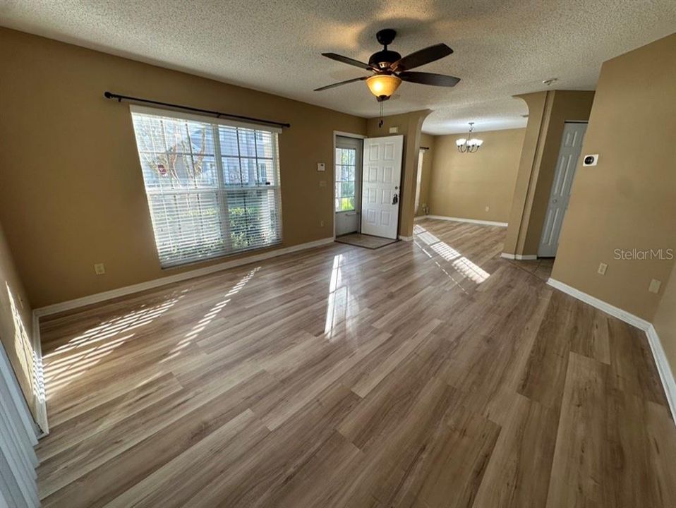 En Venta: $230,000 (2 camas, 2 baños, 1159 Pies cuadrados)